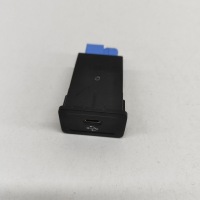 фото thumb №1, Mercedes-benz eqb 2024 разъём / соединитель usb