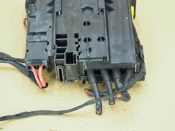 фото thumb №7, Mercedes w204 клемма патрон/заряд модуль акумулятора 2045403750