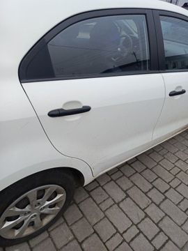 фото thumb №1, Kia rio iii двері праві зад задні голий