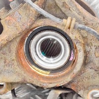 фото thumb №6, Hyundai i20 pb 1.2i 63kw передняя правая ступица колеса 2012