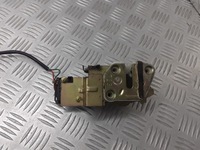 фото thumb №2, Замок двері правий задня mazda demio 2pin