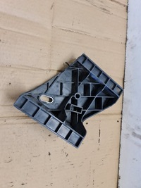 фото thumb №1, Ковзун бампера праві зад audi a8 d2 4d0807572