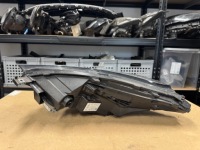 Tesla model 3 3 y рестайлинг  фара передняя правый  full led оригинал идеальная Доставка, фото thumb