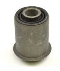 фото thumb №1, Гумовий елемент важеля . нижній передня stratus 1996-06