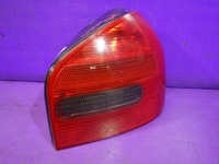 фото thumb №1, Audi a3 8l hb 5d лампа задня права молдинг