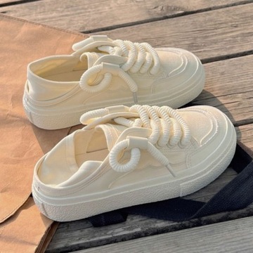 Туфли UrbanStyle, размер 38 см, белые.