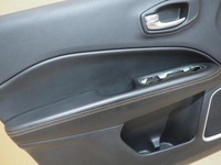 фото thumb №6, Оббивка обшивка двері лівих передніх jeep compass ii
