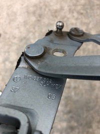 фото thumb №5, Петля петли капот vw beetle 1y0827301c 1y0827302c