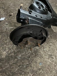 фото thumb №10, Балка подрамник ступица датчики abs задняя toyota yaris i 2004r тормозные барабаны оригинал