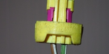 фото thumb №9, Роз'єм штекер з'єднувач жовта audi 4d0972571