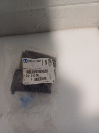 Кронштейн датчиков парковки перед корзина бампера opel corsa d 39134359 с Разборки, фото thumb