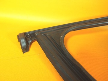 фото thumb №11, Audi q3 83a 14km прокладка стёкла дверь перед левая 83a837439