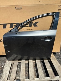 фото thumb №1, Дверь левая передние перед mazda 3 iv bcjhp9010