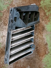 фото thumb №5, Левая решётка решётка радиатора renault 8200096824