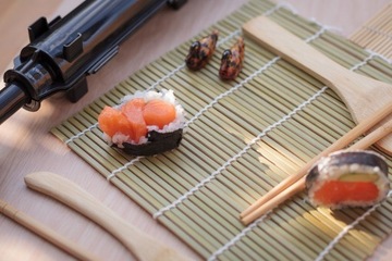 КОВРИК ДЛЯ ПОДАЧИ СУШИ ЗАКУСОК 5 шт. + КЕРАМИКА