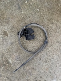 фото thumb №1, Ручка кронштейн відкривання капот трос q5 8r 8r18236