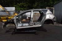 Купити Четвертина крило лівий правий задній лонжерон стовпчик  поріг 4v8 toyota auris 2, фото thumb