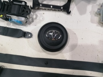 фото thumb №7, Toyota yaris 4 iv cross панель подушка безопасности подушки ремни оригинал