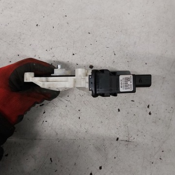 фото thumb №8, Volkswagen touran 1 i моторчик стёкла левый зад 1k0959703b 995928-106