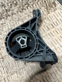 фото thumb №1, Кронштейн двигуна opel insignia a