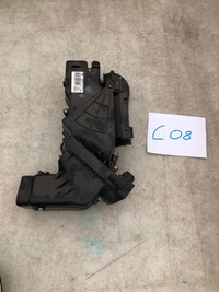 фото thumb №1, 3d0819874b розподільник правий перед vw phaeton 02-1