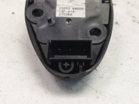 фото thumb №3, Nissan primera p12 панель радио переключатель