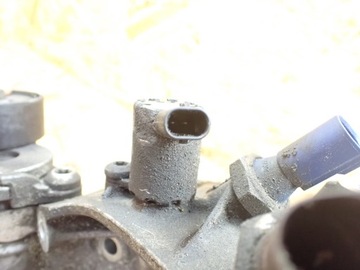 фото thumb №10, Радіаторів масла основа фільтра skoda octavia iii 2019 європа 06l117021g