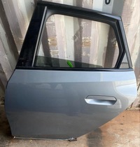 фото thumb №1, Bmw 2 u06 двері лівий задня колір колір c4w