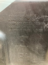 фото thumb №4, Підкрилок праве передні tesla 3