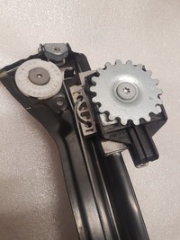 фото thumb №6, Подъемник стекло правый перед maserati ghibli 6700098150