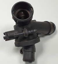 фото thumb №1, Корпус термостата mercedes glk x204 a6512000615