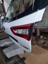 фото thumb №7, Кришка багажника багажника toyota yaris iii 2017 колір x40