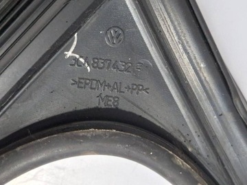 фото thumb №15, Vw passat b7 2011 правая прокладка стёкла дверь передних 3c4837432f