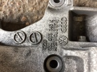 A3 8p 1.6 tdi рестайлінг  кронштейн генератора 03l903143k Оригінал, фото thumb