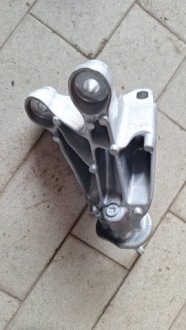 Купить Кронштейн подушка коробки передач renault zoe рестайлинг  112332399r, фото thumb