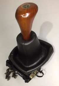 фото thumb №10, Mercedes-benz w123 1982 домкрат перемикання передач ручка