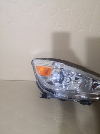 фото thumb №2, Mitsubishi asx .лампа права передня