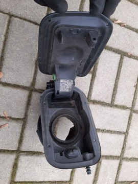 KLAPKA WLEWU PALIWA BENZYNA BMW E92