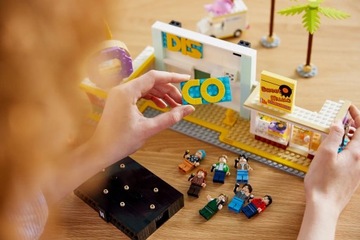 Набор кубиков LEGO Ideas BTS Dynamite K-Pop Boys Band 21339