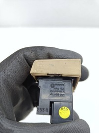 фото thumb №8, Volkswagen phaeton 2006 перемикачі підігрів сидінь