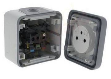 ГЕРМЕТИЧНАЯ РОЗЕТКА НАКЛАДНОГО МОНТАЖА LEGRAND PLEXO IP55