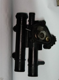 фото thumb №1, Renault оригінальний номер 8200709149 корпус термостата