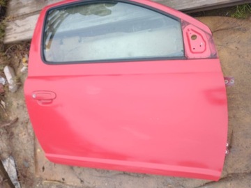 фото thumb №1, Дверь правые toyota yaris i рестайлинг