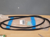 фото thumb №1, Renault master iii резиновый прокладка стекло дверь задних