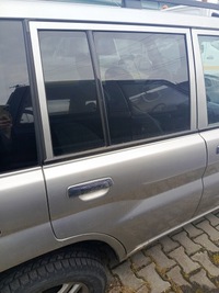 фото thumb №1, Mitsubishi pajero pinin 5d двері праве задня задні голий