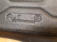 фото thumb №3, Обшивка резиновый элемент багажника citroen c4 picasso ii