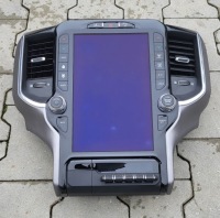 фото thumb №1, Dodge ram 1500 19^ монітор панель навігації повітроводи