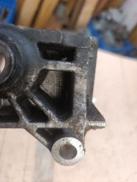 Кронштейн основание генератора opel astra j meriva b 1.7 cdti 98090590 с Разборки, фото thumb