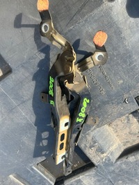 фото thumb №1, Peugeot 2008 ii петля капота левый правые петли