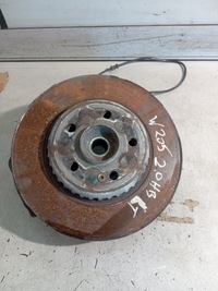 фото thumb №1, Mercedes w205 hybrid поворотный кулак левая задняя